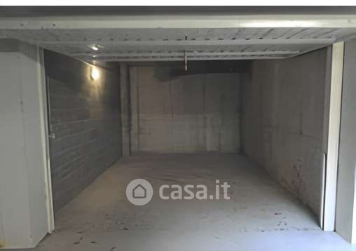 Box/posto auto in residenziale in Via dei Mulini 6