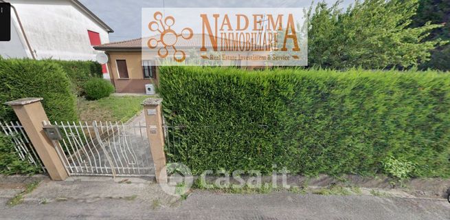 Casa indipendente in residenziale in Vicolo Cervino 9