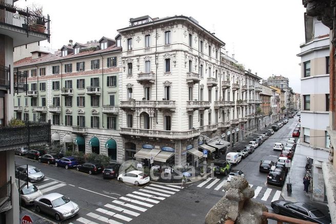 Casa indipendente in residenziale in Via Macedonio Melloni