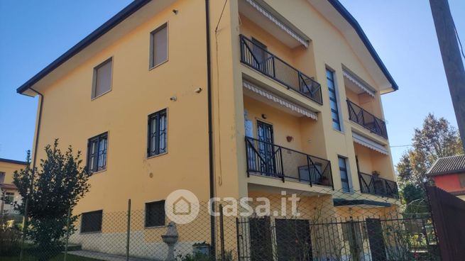 Appartamento in residenziale in Via Monte Rosa 26