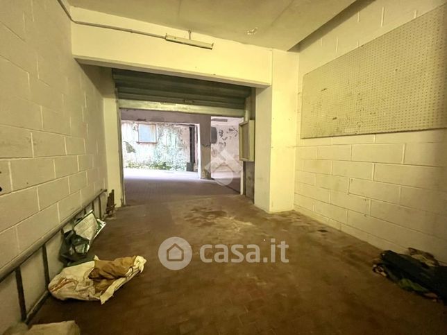 Box/posto auto in residenziale in Viale alla Pineta 4