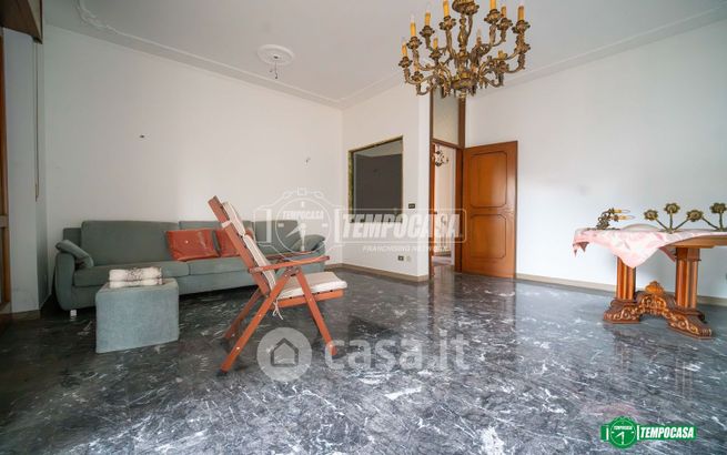 Appartamento in residenziale in Via Lario 12