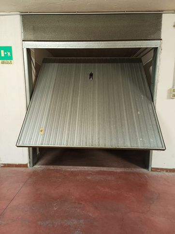 Garage/posto auto in residenziale in Viale De' Brozzi 1