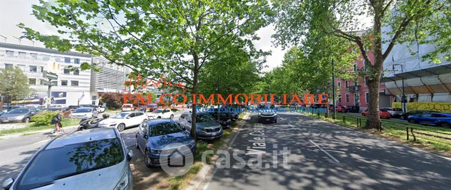Ufficio in commerciale in Viale Certosa