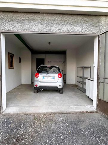 Garage/posto auto in residenziale in Via Umberto I