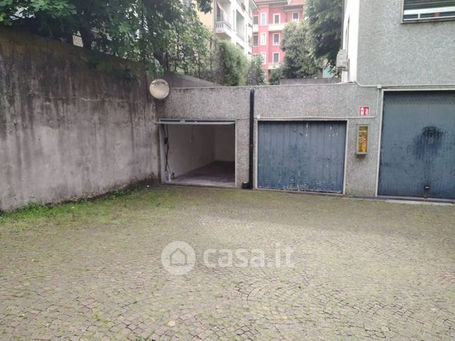 Box/posto auto in residenziale in Via Privata Ugo Tommei
