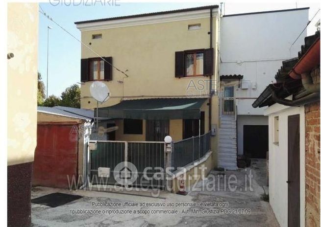 Appartamento in residenziale in Via dell'Esino 30