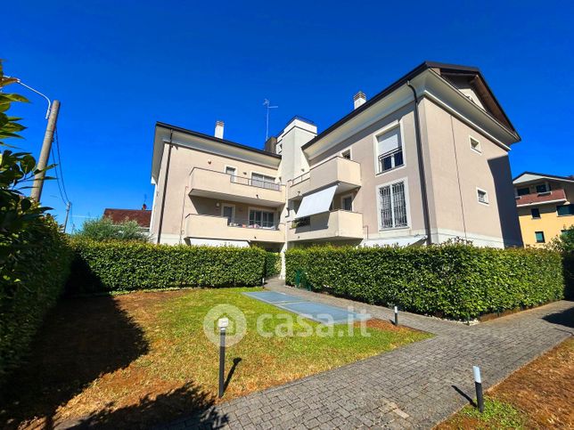 Appartamento in residenziale in Via Alessandro Manzoni 36