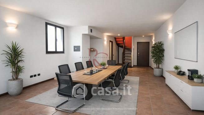 Ufficio in commerciale in Via G. Oberdan 69