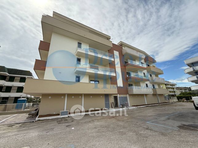Appartamento in residenziale in Via Cortina 9