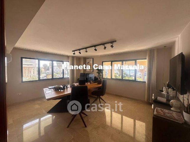 Ufficio in commerciale in Piazza Piemonte e Lombardo