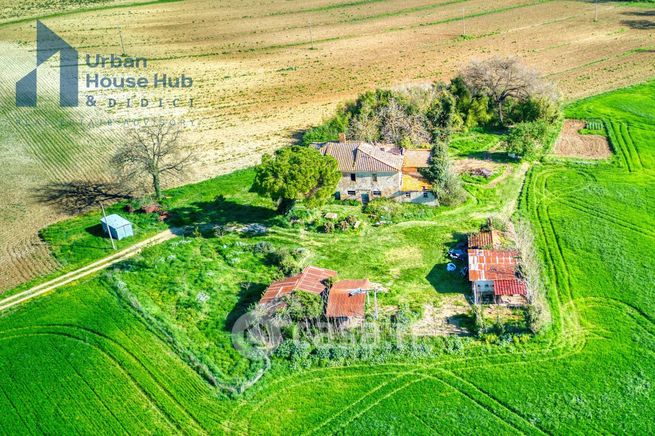 Rustico/casale in residenziale in Strada dei Murelli 4
