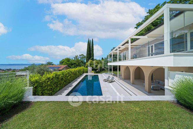 Villa in residenziale in Via Paerno