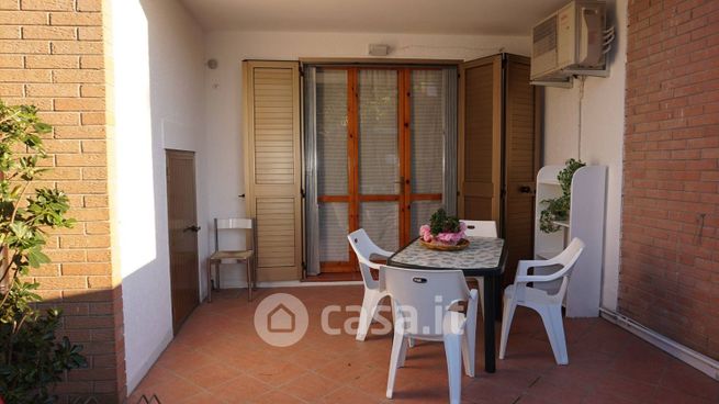 Casa bi/trifamiliare in residenziale in Viale Bolivia 20