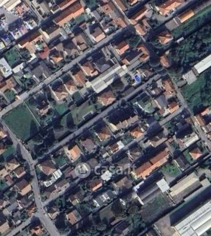Box/posto auto in residenziale in Via Libertà