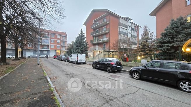 Box/posto auto in residenziale in Via Sibilla Aleramo 7