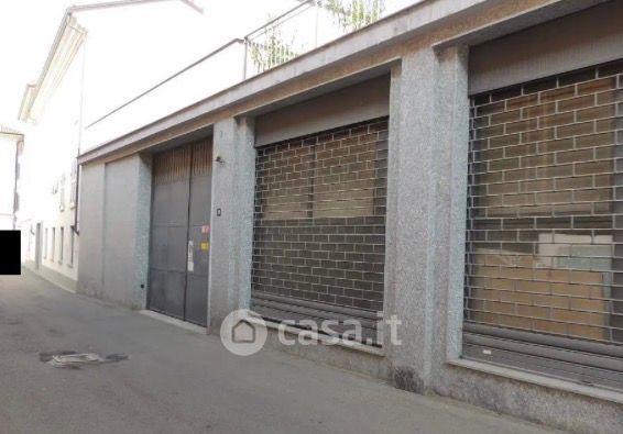 Box/posto auto in residenziale in Via del Pozzo 26