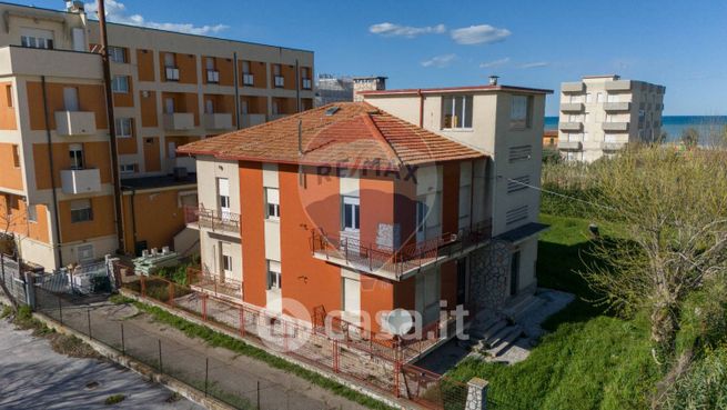 Casa indipendente in residenziale in Via Raffaello Sanzio 280