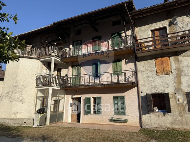 Casa indipendente in residenziale in Via Borghetto 85