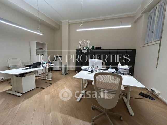 Ufficio in commerciale in Via Cappuccio