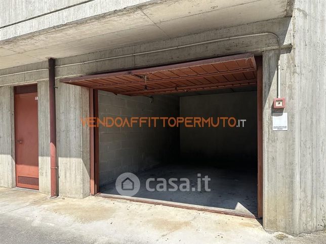 Box/posto auto in residenziale in Via Trento 57