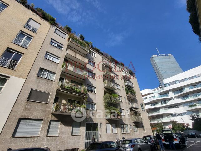 Appartamento in residenziale in Via Plutarco 15