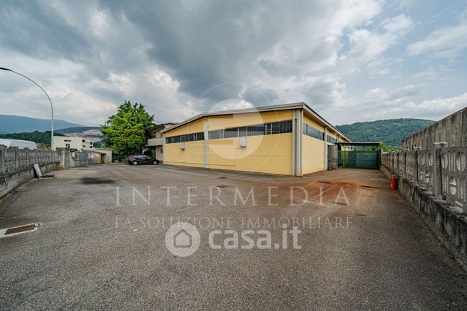 Capannone in commerciale in Via G. Pastore 5