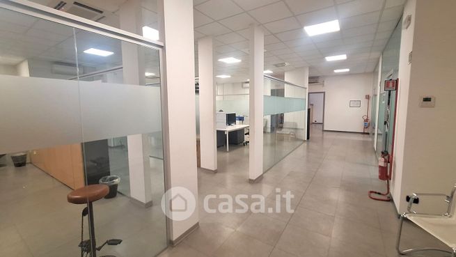 Ufficio in commerciale in Via Privata Deruta