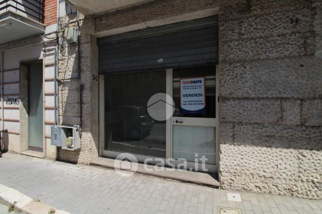 Box/posto auto in residenziale in Via Francesco Crispi