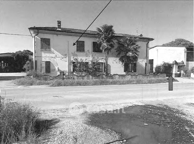 Casa indipendente in residenziale in Via Milano 25