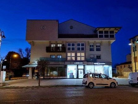 Ufficio in commerciale in Viale Europa
