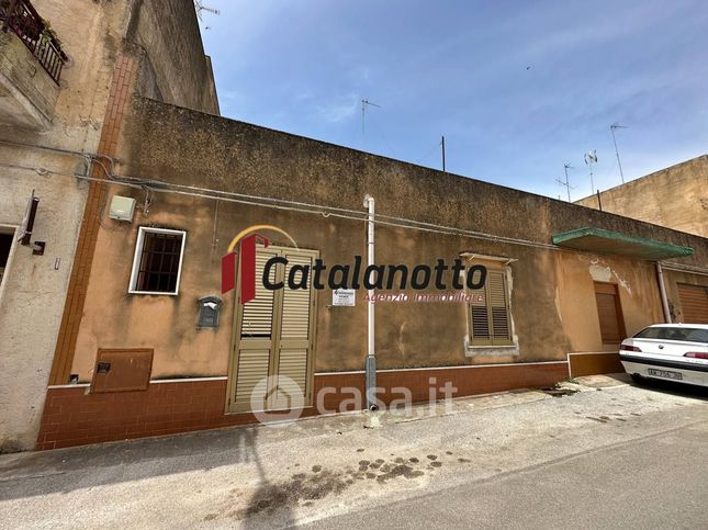 Casa indipendente in residenziale in Via Francesco Rismondo
