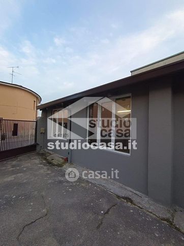 Capannone in commerciale in Via Biringhello