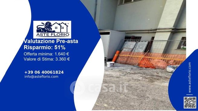 Box/posto auto in residenziale in Via Cosenza