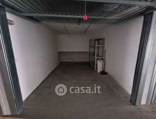 Box/posto auto in residenziale in Via Pietro Tacchini