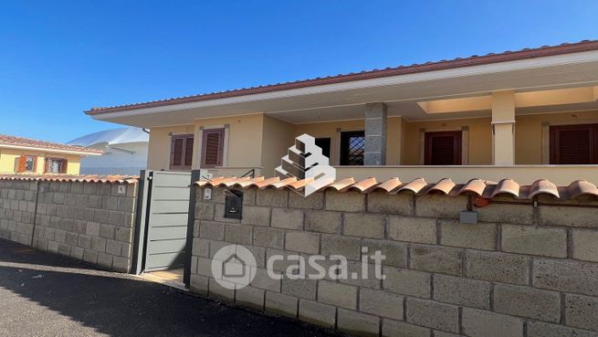 Casa bi/trifamiliare in residenziale in Via Reggio Calabria 6