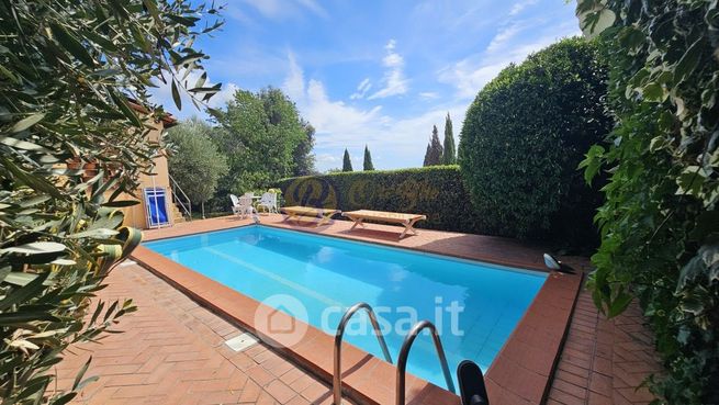 Villa in residenziale in Via delle Sezioni