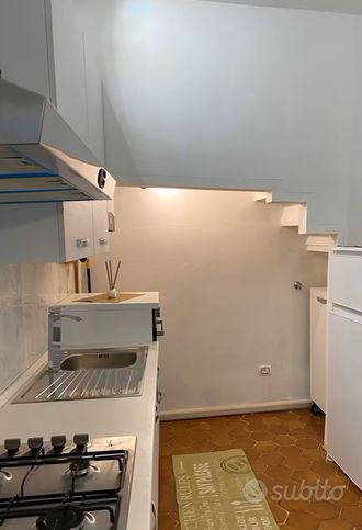 Casa indipendente in residenziale in Via Emilia