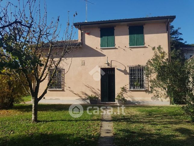 Villa in residenziale in Via Ragone 26