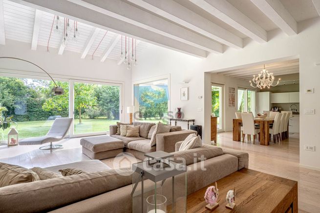 Casa indipendente in residenziale in Via Sile