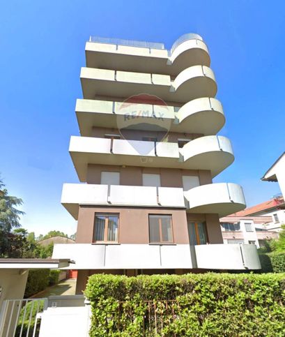 Appartamento in residenziale in Via Enrico Pozzoli 3