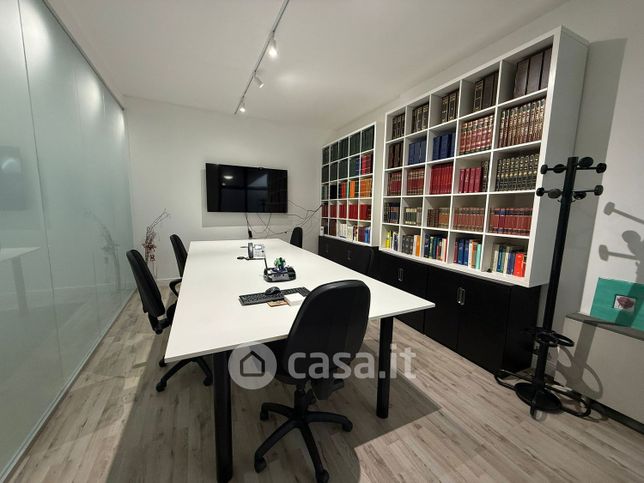 Ufficio in commerciale in Piazza Martiri della LibertÃ  3