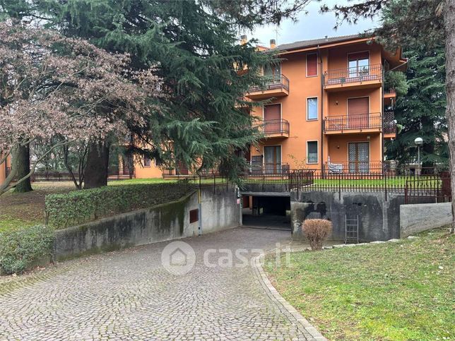 Box/posto auto in residenziale in Via degli Alpini 5