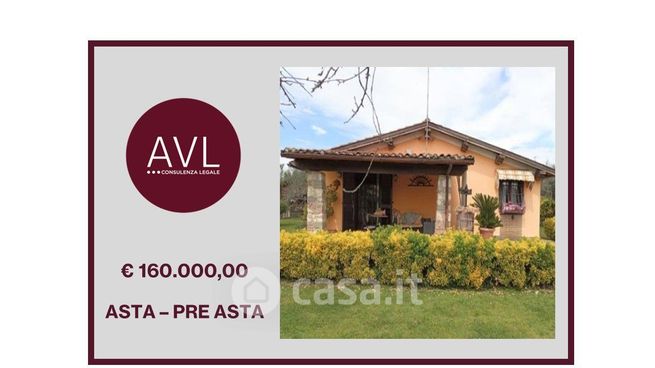 Villa in residenziale in Strada statale 2 Via Cassia