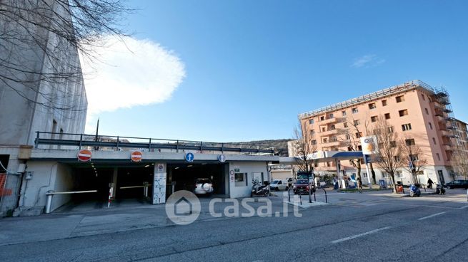 Garage/posto auto in residenziale in Viale Raffaello Sanzio 33