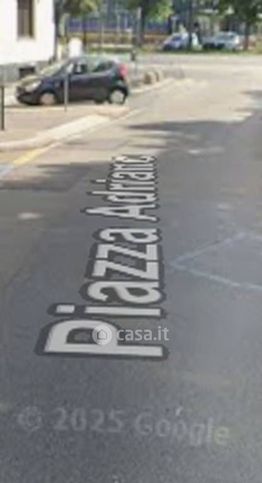 Box/posto auto in residenziale in Piazza Adriano