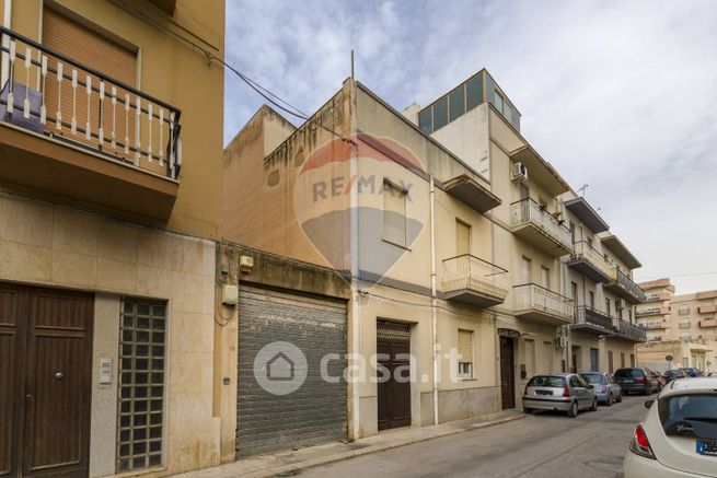 Casa indipendente in residenziale in Via della Terra 61