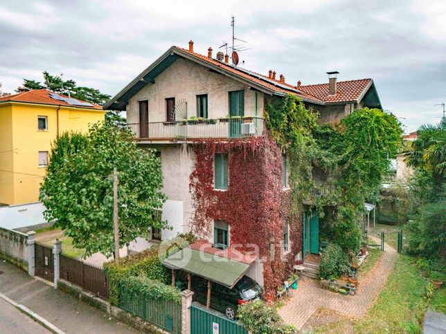 Villa in residenziale in Via San Francesco D'Assisi 8