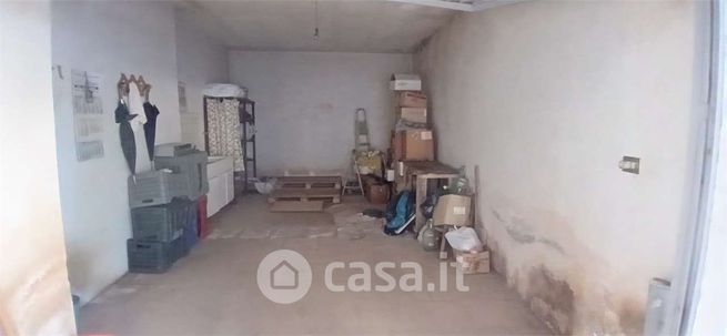 Box/posto auto in residenziale in Via Santa Maria la Noce 10