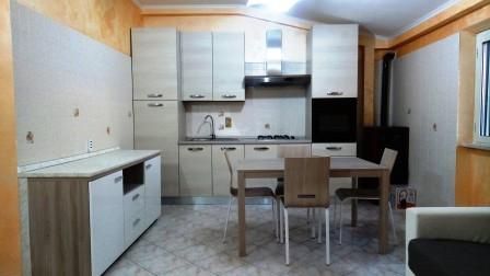 Appartamento in residenziale in Via Colle Carino 18